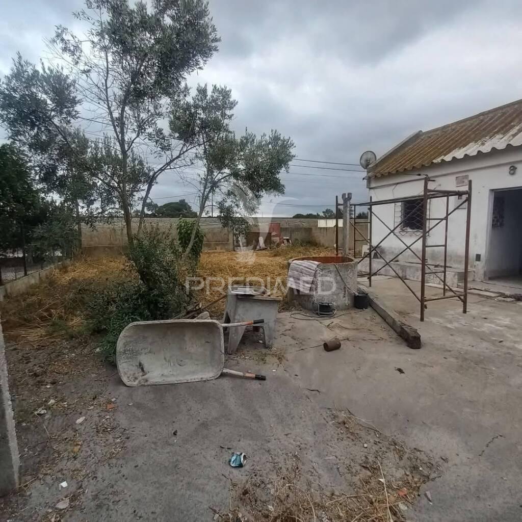 Vende se terreno com 2 moradias pinhal novo 150.000€