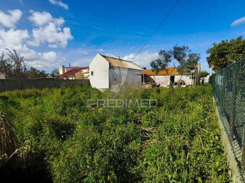Vende se terreno com 2 moradias pinhal novo 150.000€