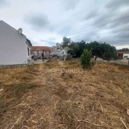 Vende se terreno com 2 moradias pinhal novo 150.000€
