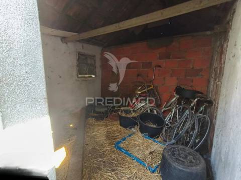 Vende se terreno com 2 moradias pinhal novo 150.000€