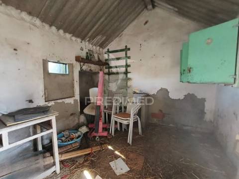 Vende se terreno com 2 moradias pinhal novo 150.000€
