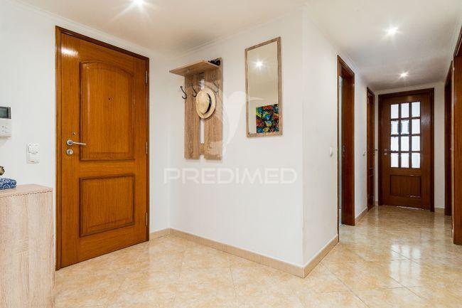 T3 em corroios com sala de 32m2 e arrecadação com 22m2.