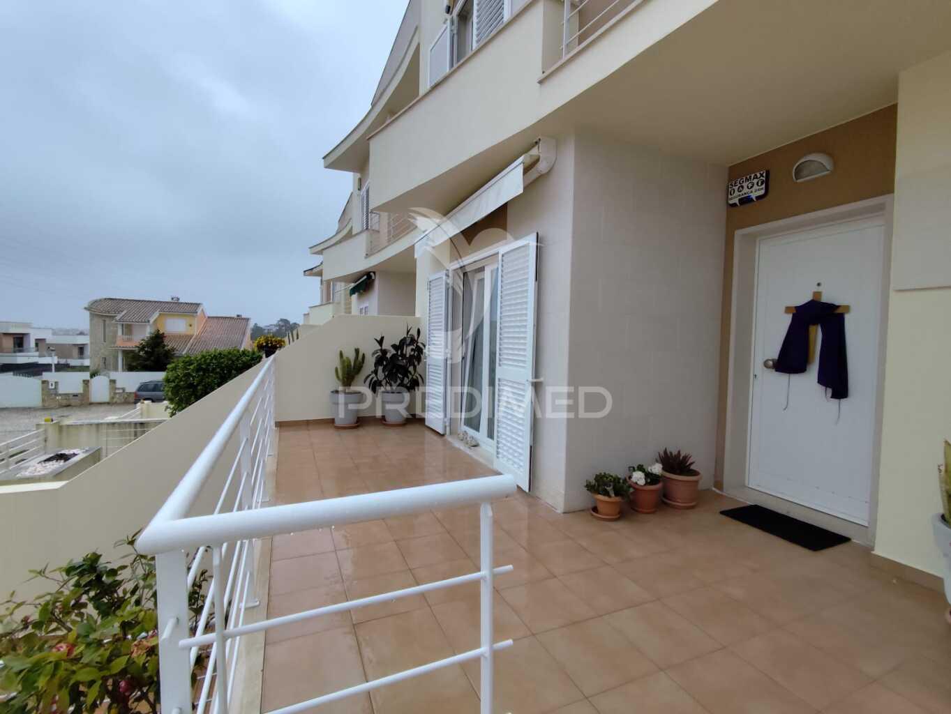 Prestigiada urbanização quinta da brita moradia t3 c/ garagem