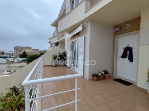 Prestigiada urbanização quinta da brita moradia t3 c/ garagem