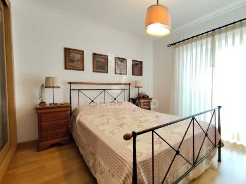 Prestigiada urbanização quinta da brita moradia t3 c/ garagem