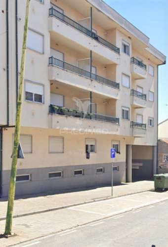Apartamento t2 com garagem em macedo de cavaleiros - bragança