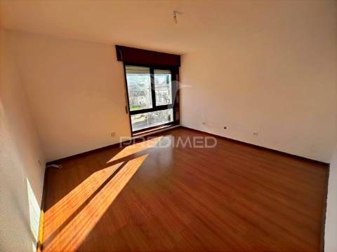 Apartamento t3 em vila pouca de aguiar - vila real