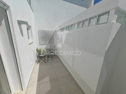 Moradia t2+t1 remodelada. 5min das praias dos salgados,  pêra e galé