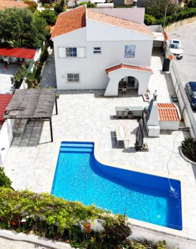 Moradia v5 com piscina, garagem e anexo – conforto e espaço para toda a família