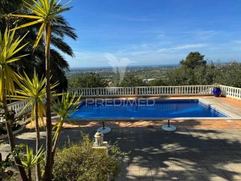 Faro stª b. nexe -moradia t5 isolada, piscina, jardim e vista mar