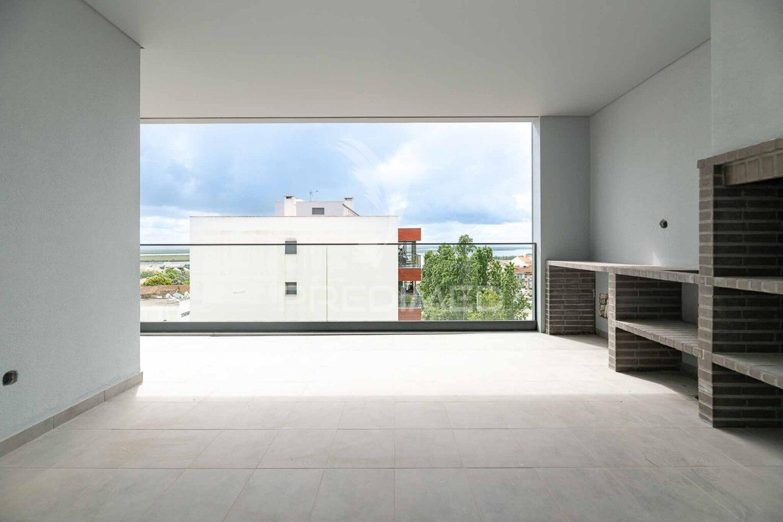 T2 com terraço de 66m2 e box, torres do palácio - sobradinho