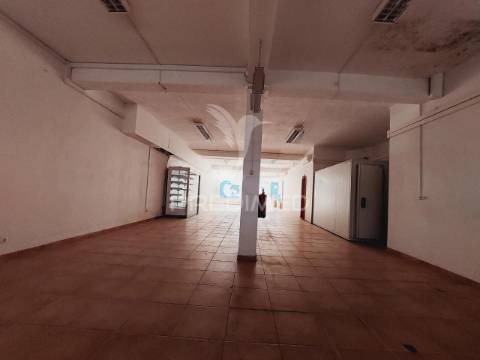 Loja | espaço comercial na urbanização soltroia - setúbal