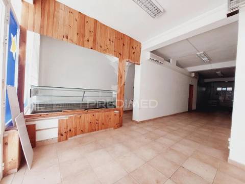 Loja | espaço comercial na urbanização soltroia - setúbal