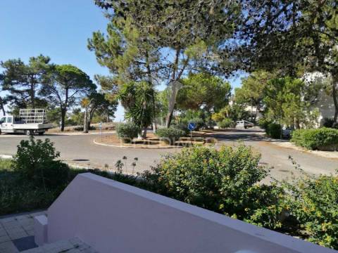 Loja | espaço comercial na urbanização soltroia - setúbal