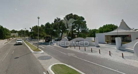 Loja | espaço comercial na urbanização soltroia - setúbal