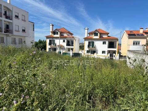 Terreno urbano  de 318m2 em alenquer