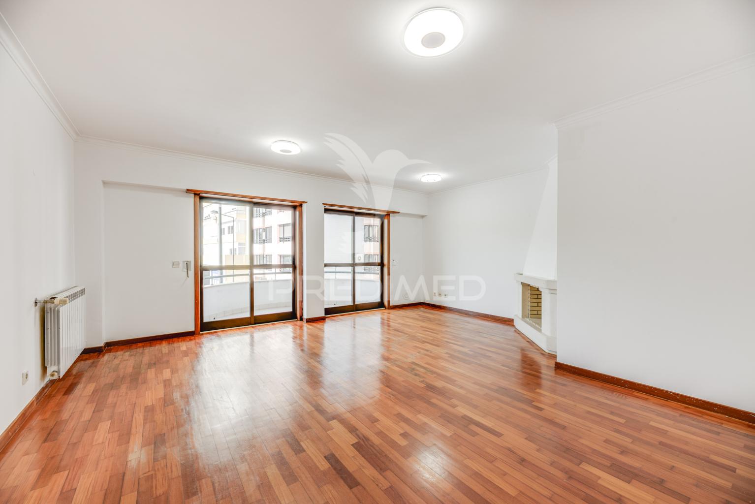 Apartamento t3 com garagem em laranjeiras