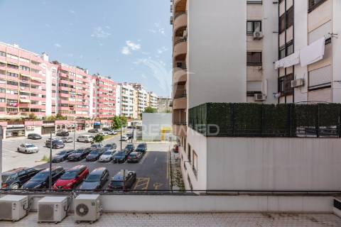 Apartamento t3 com garagem em laranjeiras