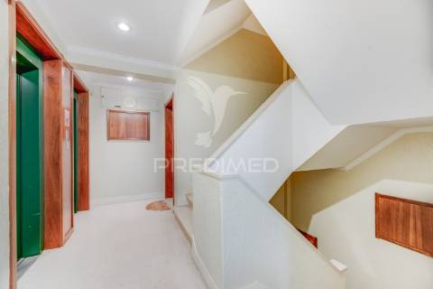 Apartamento t3 com garagem em laranjeiras