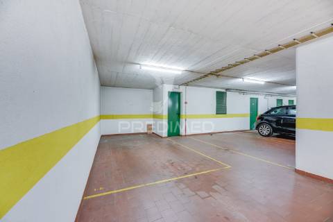 Apartamento t3 com garagem em laranjeiras