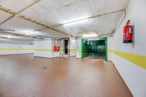 Apartamento t3 com garagem em laranjeiras