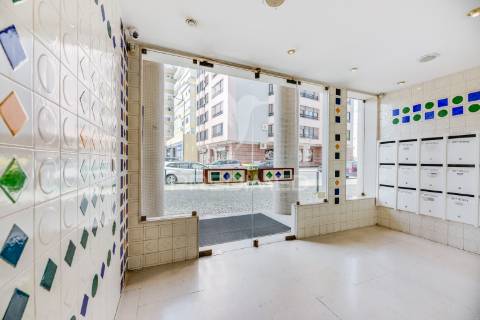 Apartamento t3 com garagem em laranjeiras