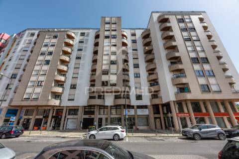 Apartamento t3 com garagem em laranjeiras