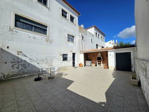 Moradia t3 com quintal e garagem em castro verde