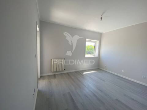 Apartamento t3 c/ suite e garagem fechada esgueira