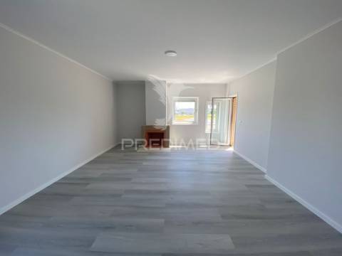 Apartamento t3 c/ suite e garagem fechada esgueira