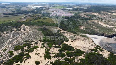 Herdade confinante com praia e linha mar