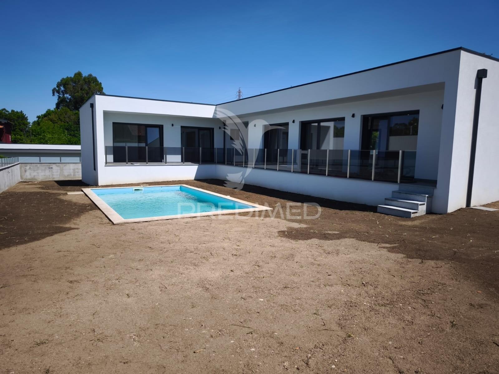 Moradia térria com piscina - panoias, braga (pronta)