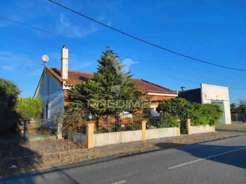Quinta com moradia t3 + oficina auto em beringel