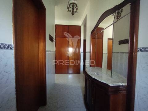 Quinta com moradia t3 + oficina auto em beringel