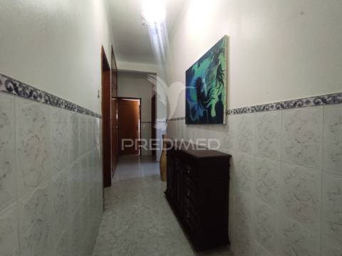 Quinta com moradia t3 + oficina auto em beringel