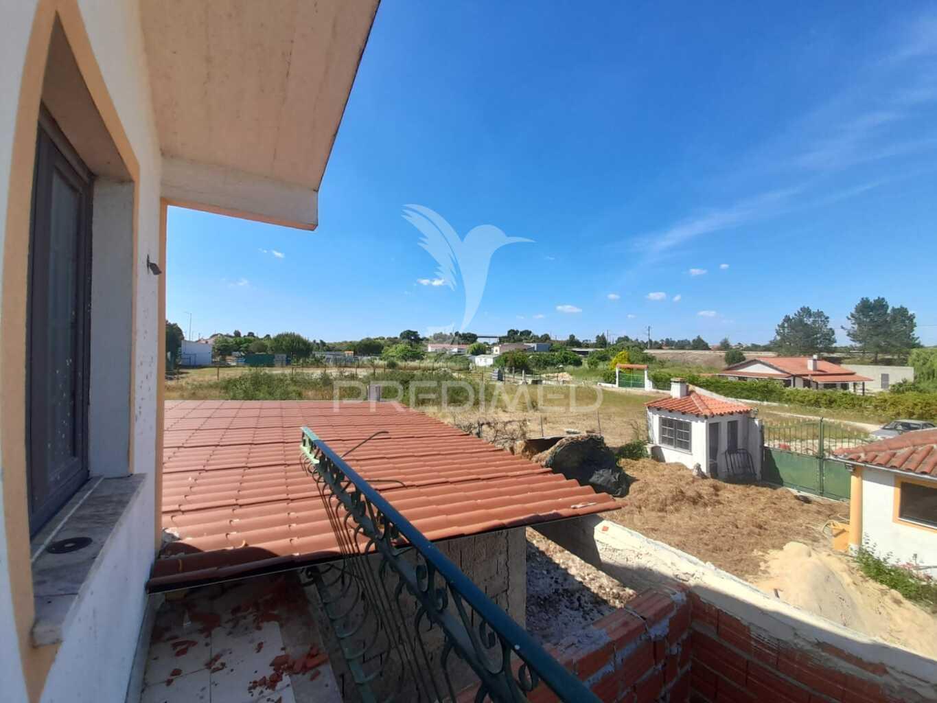 Moradia com piscina ,agualva de cima, pegões.