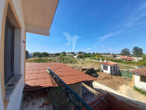 Moradia com piscina ,agualva de cima, pegões.