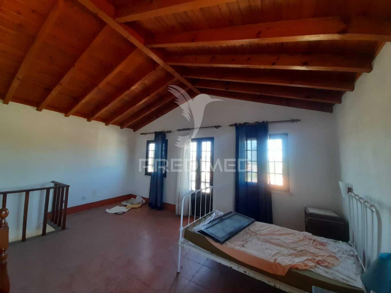 Moradia com piscina ,agualva de cima, pegões.