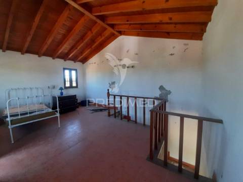 Moradia com piscina ,agualva de cima, pegões.