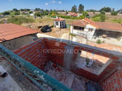 Moradia com piscina ,agualva de cima, pegões.