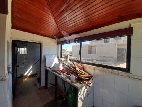Moradia com piscina ,agualva de cima, pegões.