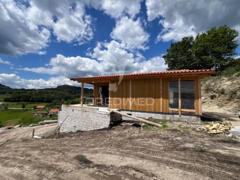 Duas moradias no empreendimento turístico no parque nacional da peneda-gerês