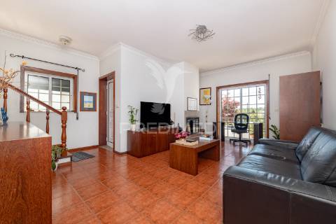Moradia geminada t3+1 em excelente estado – quinta do ribeiro, braga