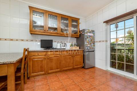 Moradia geminada t3+1 em excelente estado – quinta do ribeiro, braga