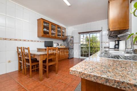 Moradia geminada t3+1 em excelente estado – quinta do ribeiro, braga