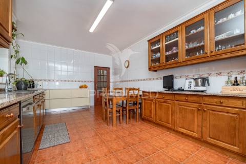 Moradia geminada t3+1 em excelente estado – quinta do ribeiro, braga