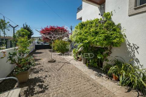 Moradia geminada t3+1 em excelente estado – quinta do ribeiro, braga