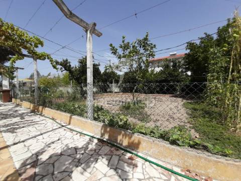 Moradia, em fernão ferro, com 5 divisões assoalhadas
