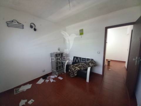 Apartamento t3 remodelado na cidade do sol (barreiro)