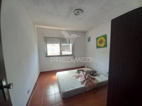 Apartamento t3 remodelado na cidade do sol (barreiro)